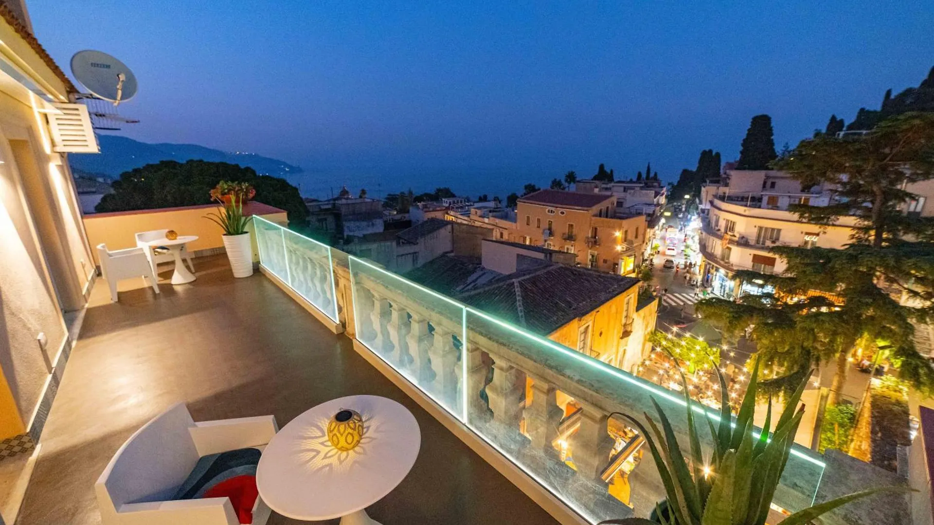 ホテル La Terrazza Di Porta Messina タオルミーナ