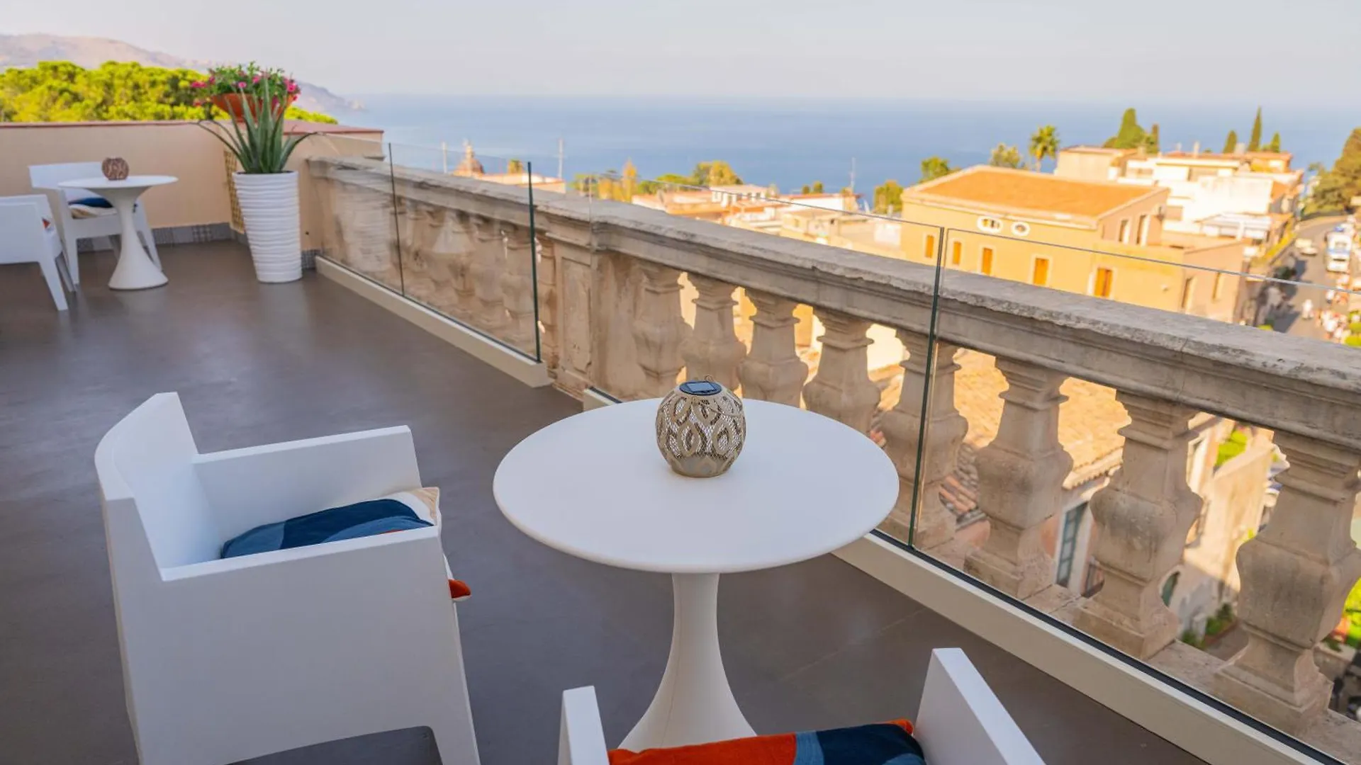ゲストハウス ホテル La Terrazza Di Porta Messina タオルミーナ イタリア